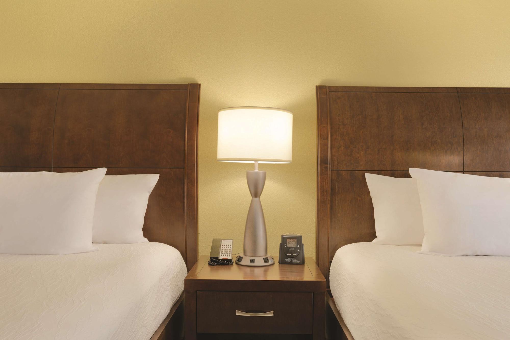 Hilton Garden Inn Anaheim/Garden Grove Exterior foto