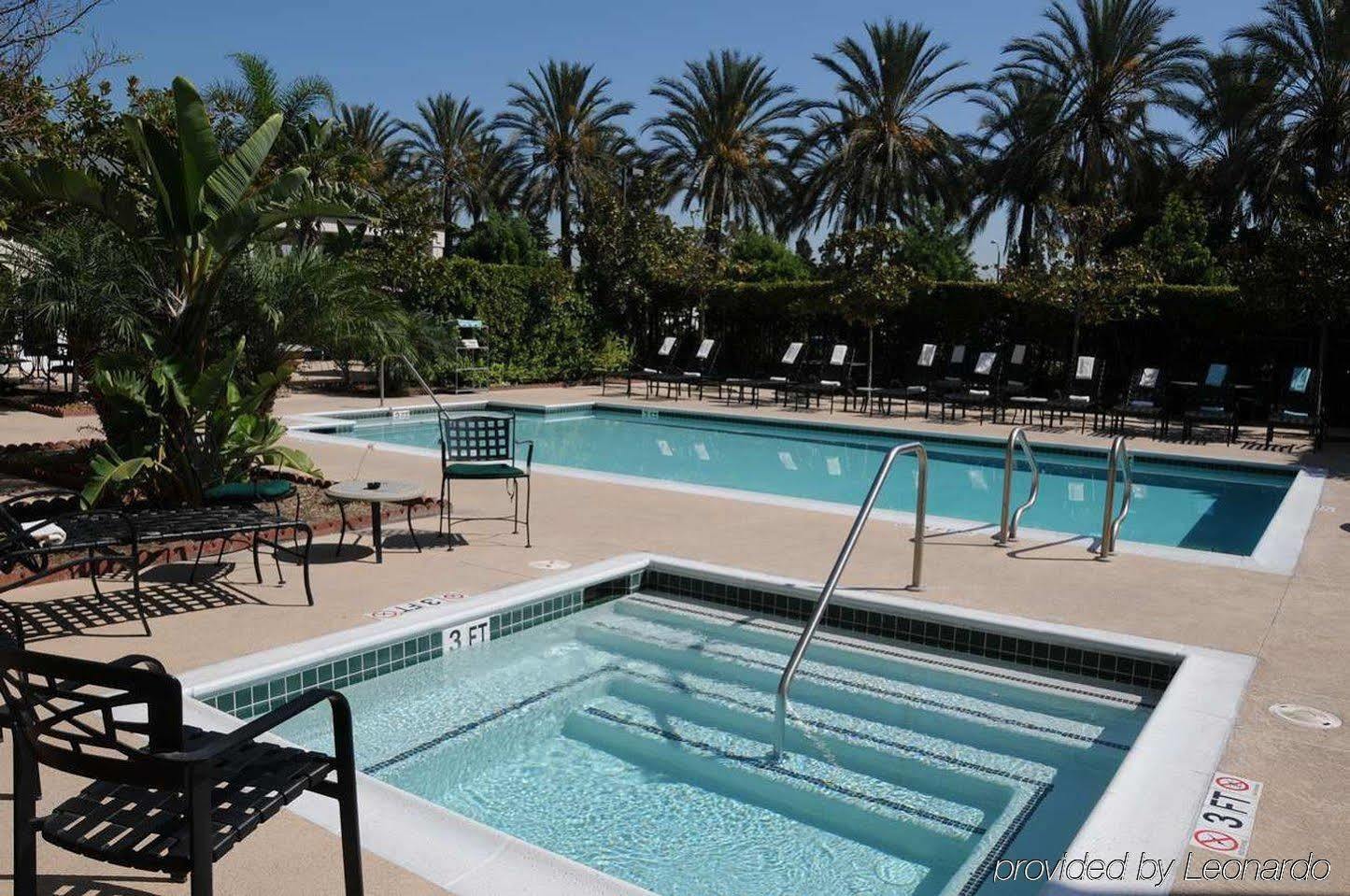 Hilton Garden Inn Anaheim/Garden Grove Exterior foto